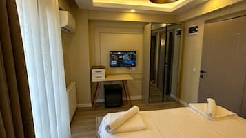 Iron/ironing board, free WiFi