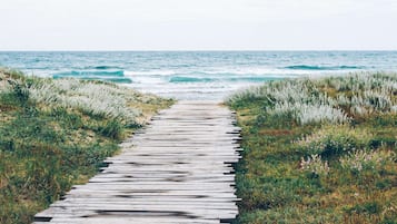 Una spiaggia nelle vicinanze