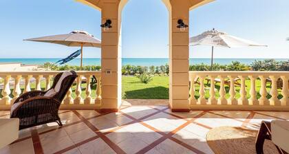 Seaside villa, suitable for families and friends, only 5 minutes from the Valley of the Temples.