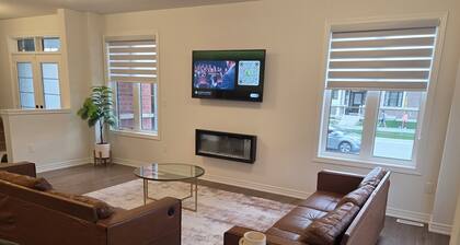 Warm & Stylish 4BR Townhouse near Thermea Spa. close to 412 and 401.