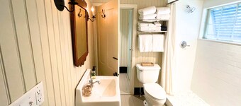The Walcott Cottage: Walkable Historic Retreat in Thomasville