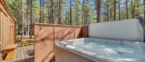 Outdoor spa tub