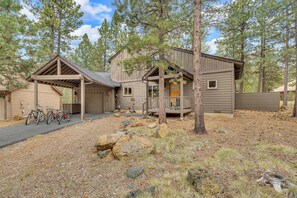 Exterior - AC | Great location | Family friendly | No pets (Sunriver)
