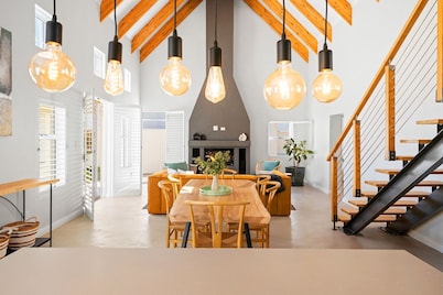 Sugarbird - Two Bedroom House, Sleeps 4