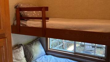 2 bedrooms, free WiFi, bed sheets