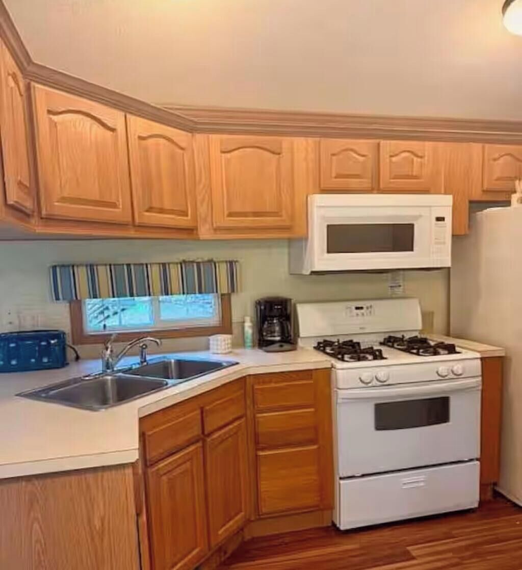 Refrigerador, microondas, horno, placa de cocina