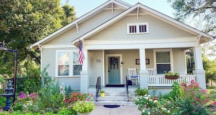 Historic, Downtown, Private Entrance, and Bath