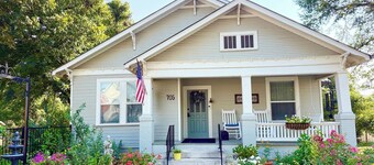 Historic, Downtown, Private Entrance, and Bath