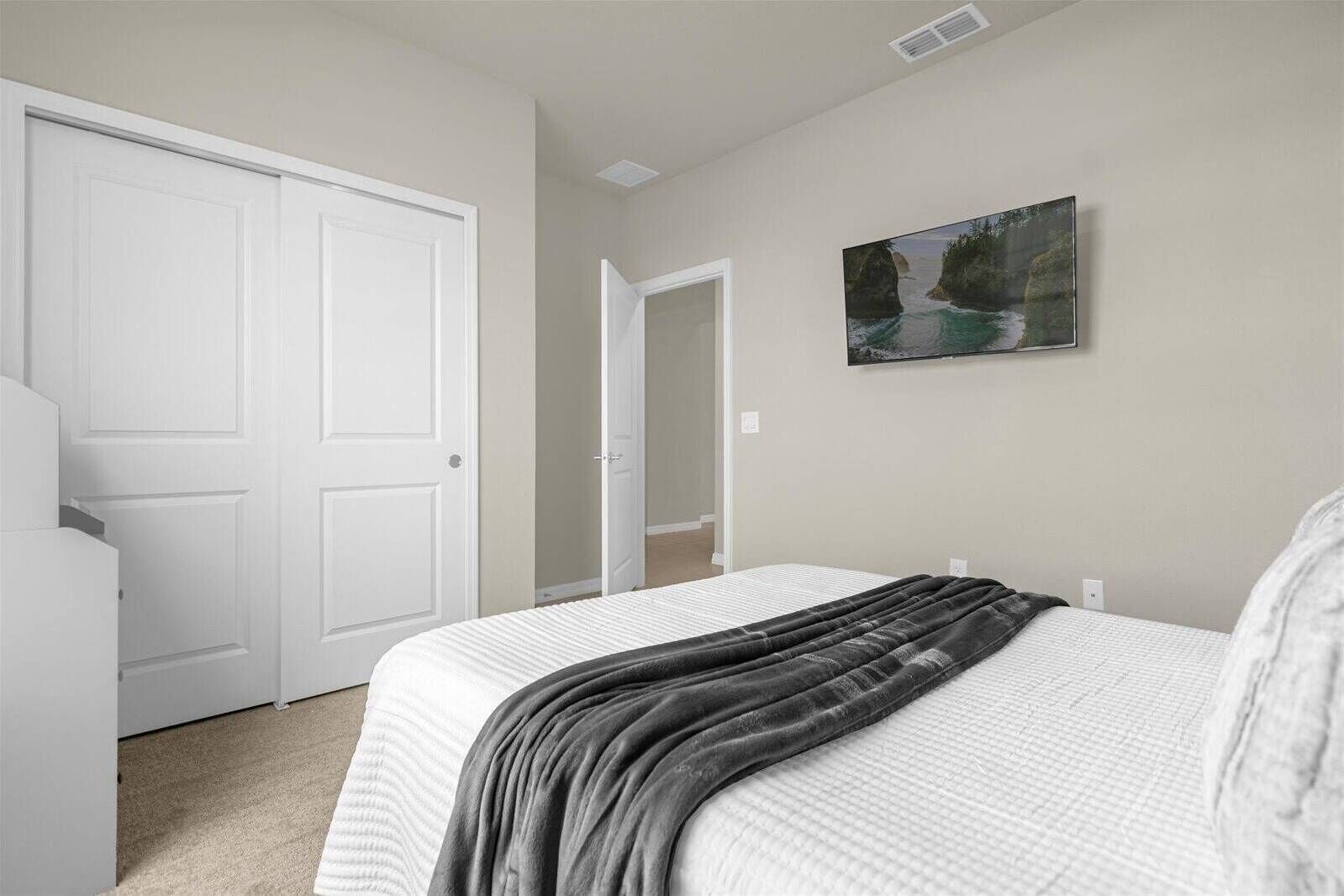 Iron/ironing board, travel crib, WiFi, bed sheets
