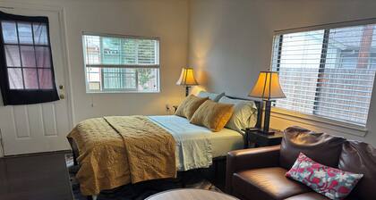 Private Guest Suite near downtown and Lodi lake