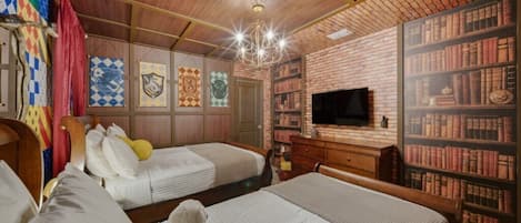 8 bedrooms, iron/ironing board, WiFi, bed sheets