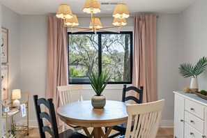 Dining - Modern, Dog-Friendly Marsh Retreat (Mount Pleasant)