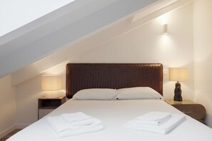 Iron/ironing board, bed sheets - Romantic Gem Avenidas Novas – GEM Residence (Lisbon)