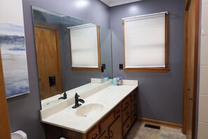 Bathroom - Timeless in Tennessee (Jonesborough)