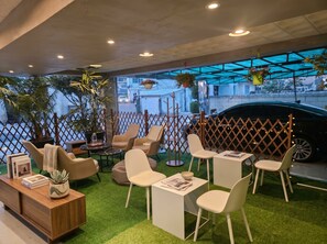 Khu ẩm thực ngoài trời