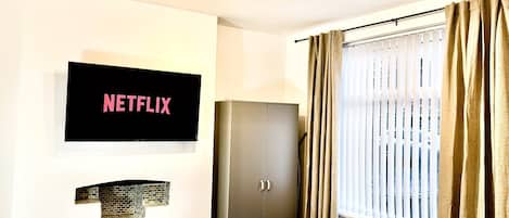 4 bedrooms, free WiFi, bed sheets