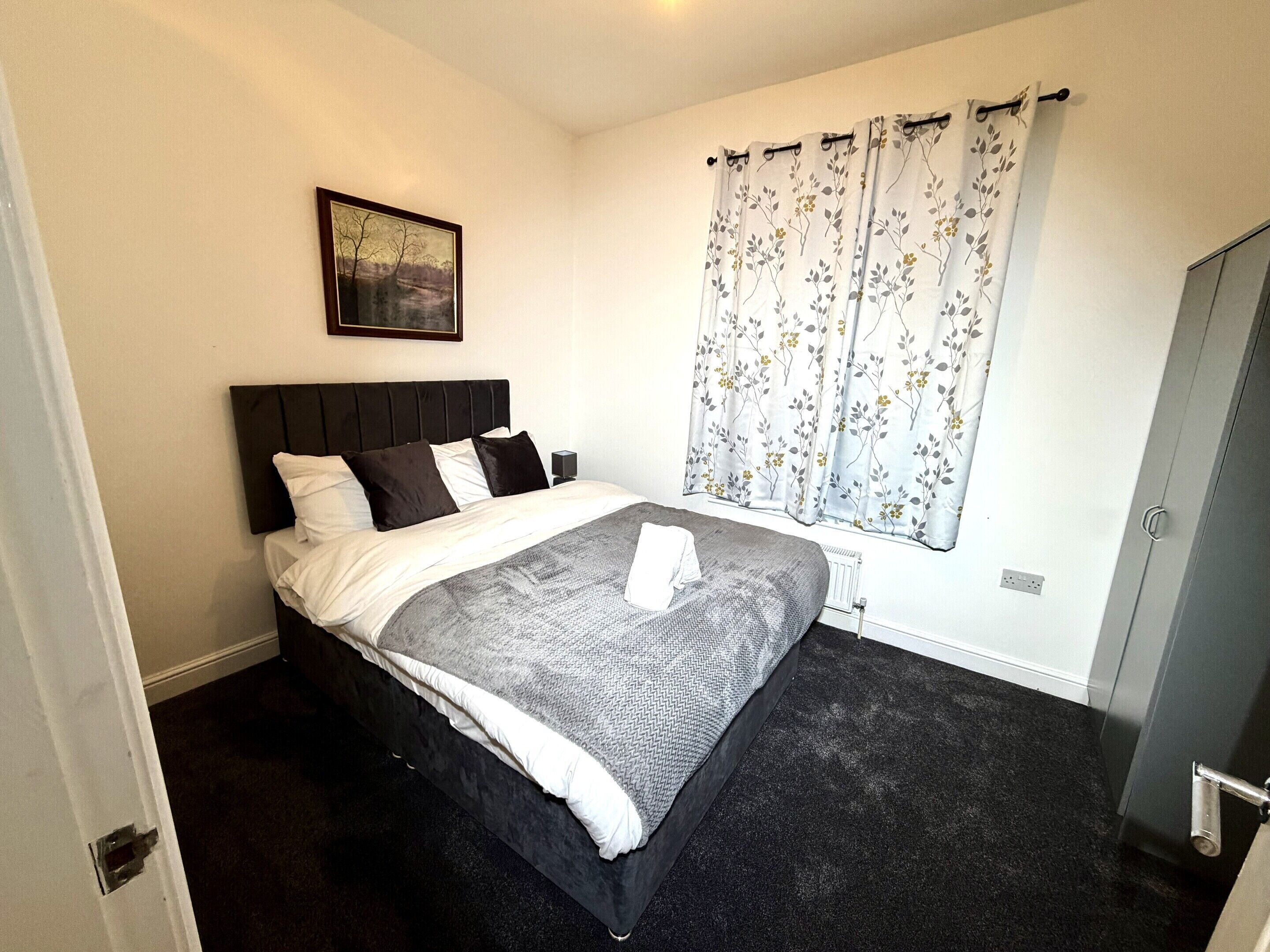 4 bedrooms, free WiFi, bed sheets
