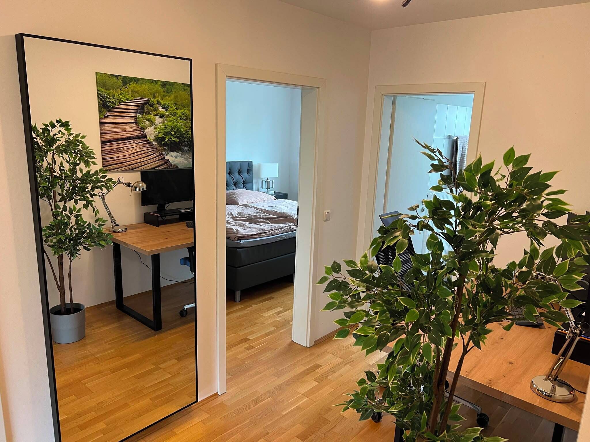 1 Schlafzimmer, Zimmersafe, Schreibtisch, Bügeleisen/Bügelbrett