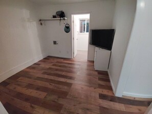 Interior - Tranquil 2-bedroom bed & breakfast walking distance to the Lake East Bay. (Castro Valley)