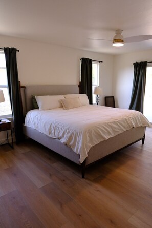 4 bedrooms, desk, iron/ironing board, free WiFi