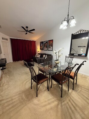 Interior - Cozy Disney Stay- 3-bedroom apartment -Kissimmee (Kissimmee)