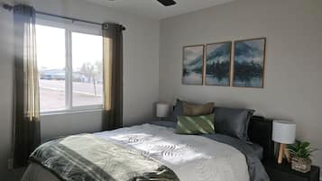 3 bedrooms, travel cot, WiFi, bed sheets