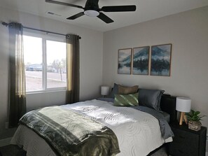 3 chambres, lit parapluie, Wi-Fi, draps fournis