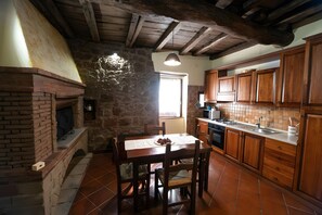 Dining - Apartment 'Davide Home Sutri' with Wi-Fi (Sutri)