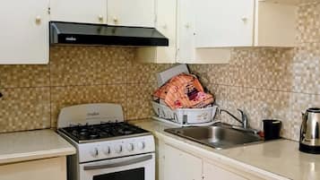 Basic Apartment | Private kitchen