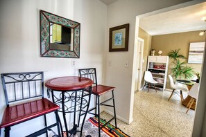 Interior - Retro Sarasota Haven: Private Yard| BBQ |Downtown (Sarasota)