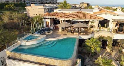 NEW 6 BR Villa + Private Pickleball & Pool +Views