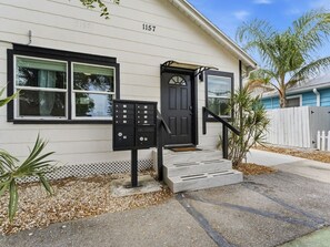 Exterior - Clearwater Charm Unit D (Clearwater)