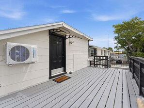 Exterior - Clearwater charm top unit B (Clearwater)