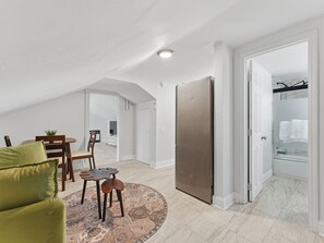 Interior - Clearwater charm top unit B (Clearwater)