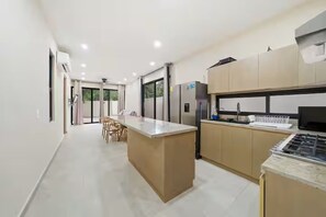 Private kitchen - Casa Amaya - A comfortable place to enjoy the Riviera Maya with your family. (Puerto Morelos)
