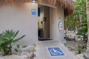 Property grounds - Casa Amaya - A comfortable place to enjoy the Riviera Maya with your family. (Puerto Morelos)