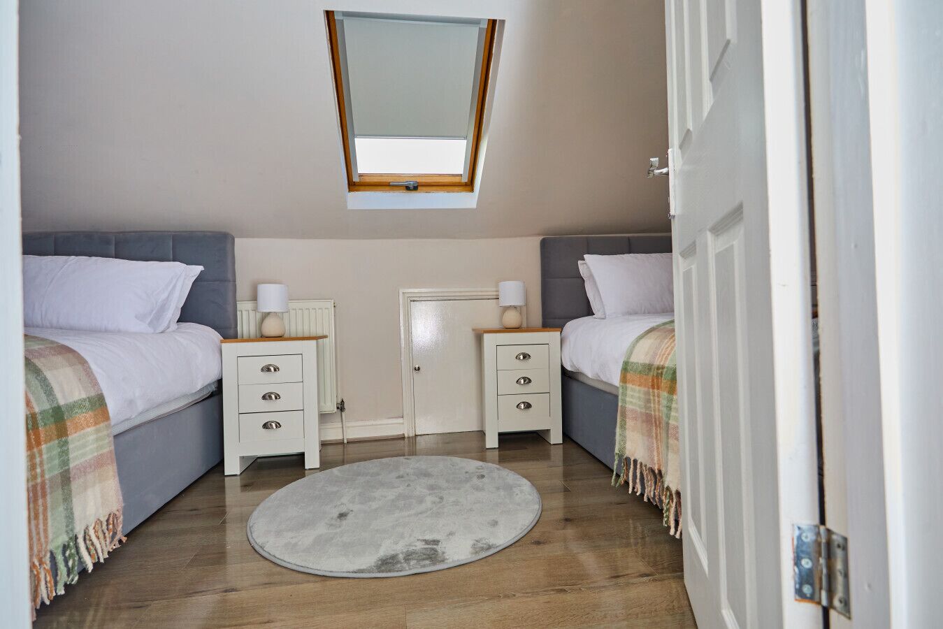 4 bedrooms, desk, iron/ironing board, WiFi