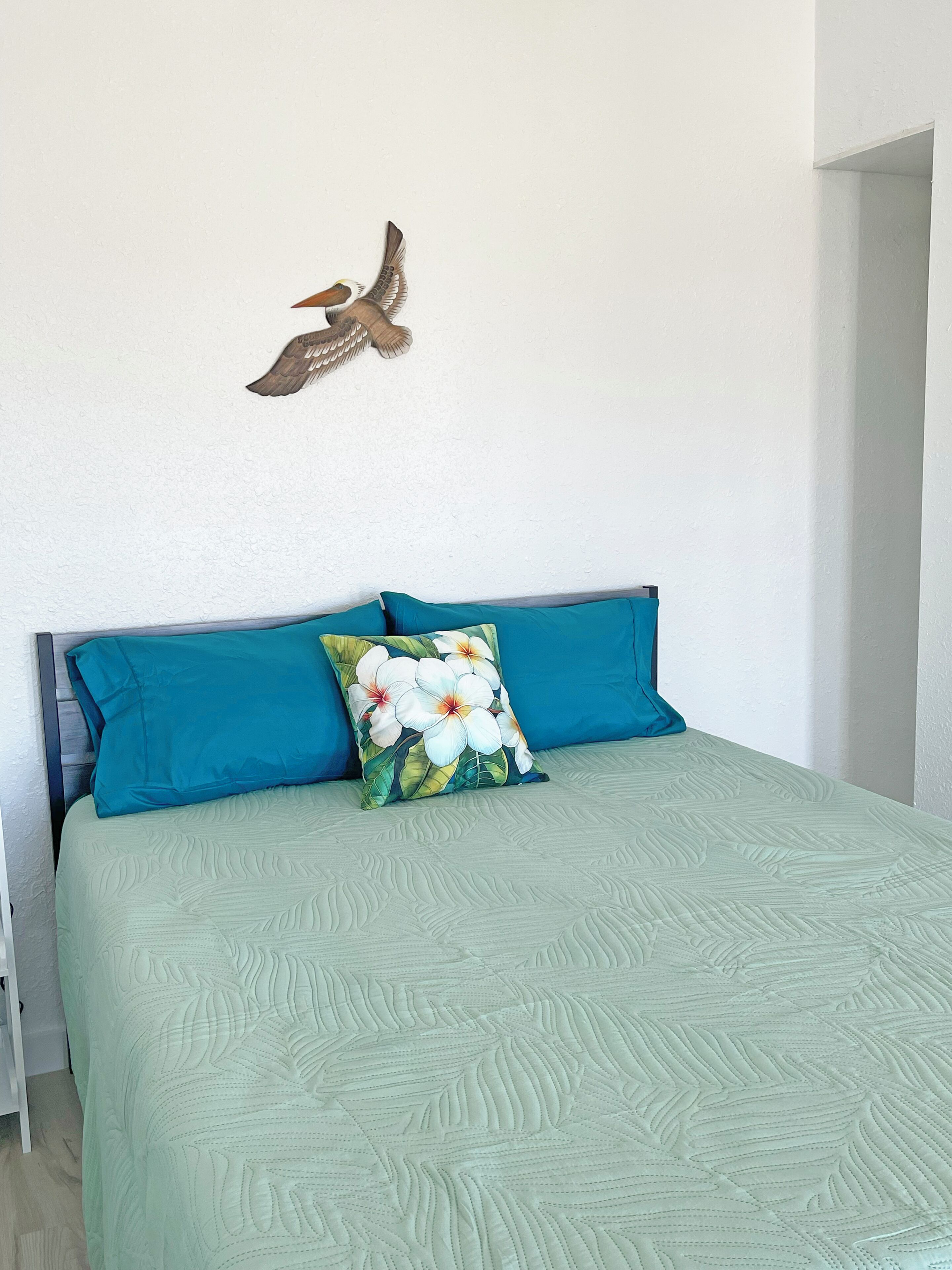 1 bedroom, internet, bed sheets