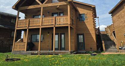 The Green Bear Cabin (Unit B) Near Jellystone/Three Bears Resort in Warrens, WI