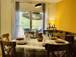 Dining - Caleta CostaBravaSi - Rest 650 m from the beach (Castell d'Aro)