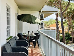 Outdoor dining - Caleta CostaBravaSi - Rest 650 m from the beach (Castell d'Aro)