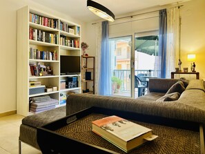 TV - Caleta CostaBravaSi - Rest 650 m from the beach (Castell d'Aro)