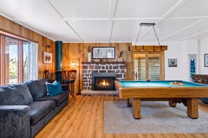 TV, fireplace - Skye Sanctuary. Hot Tub, Game Room, Firepit! (Lake Harmony)