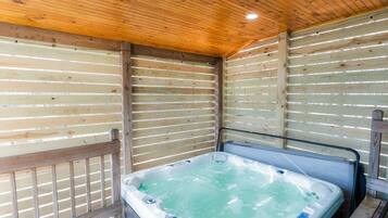 Indoor spa tub
