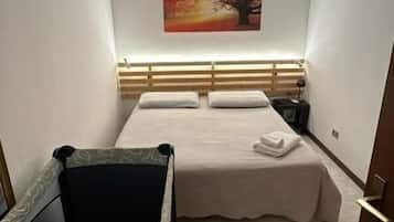 Apartment, 1 Bedroom, Non Smoking | In-room safe, blackout curtains, free WiFi