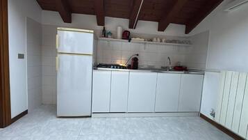 Apartment, 1 Bedroom, Non Smoking | Private kitchen