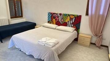 Apartment, 1 Bedroom, Non Smoking | In-room safe, blackout curtains, free WiFi