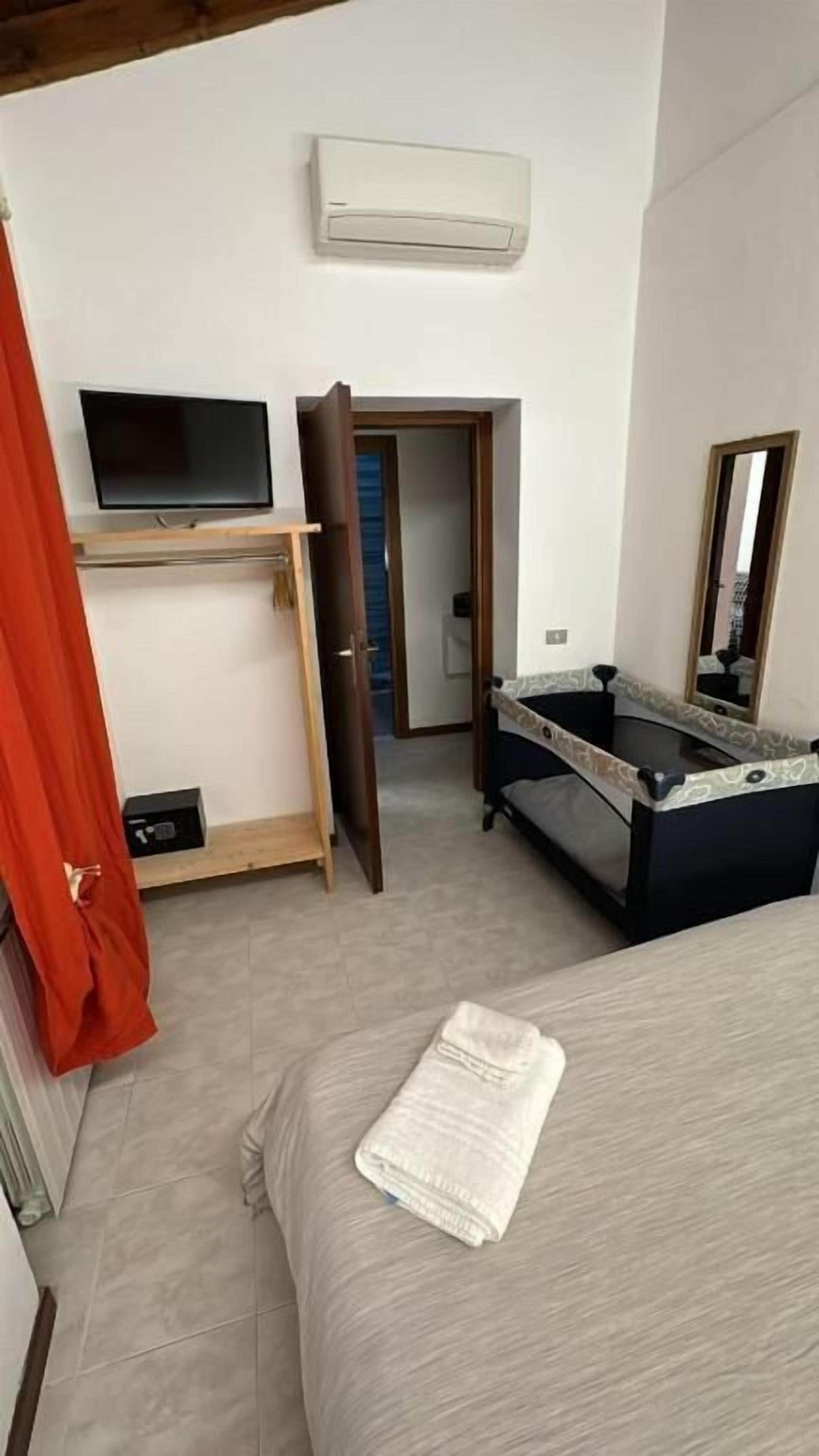 Apartment, 1 Bedroom, Patio | In-room safe, blackout curtains, free WiFi