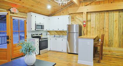 Waterfront w/ Fireplace Cozy Retreat