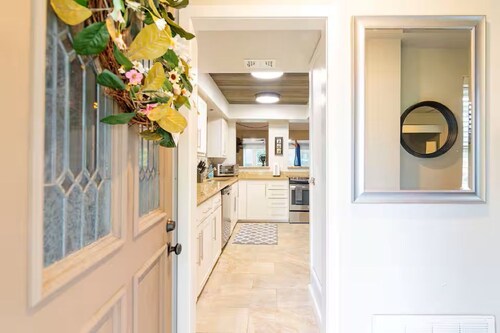 Moody Moon Cottage 3bd with Pool Table 10min dfw